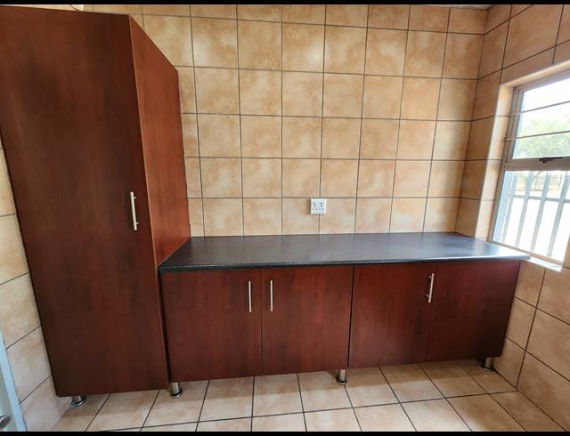 546M² BUSINESS TO LET IN VAALPARK